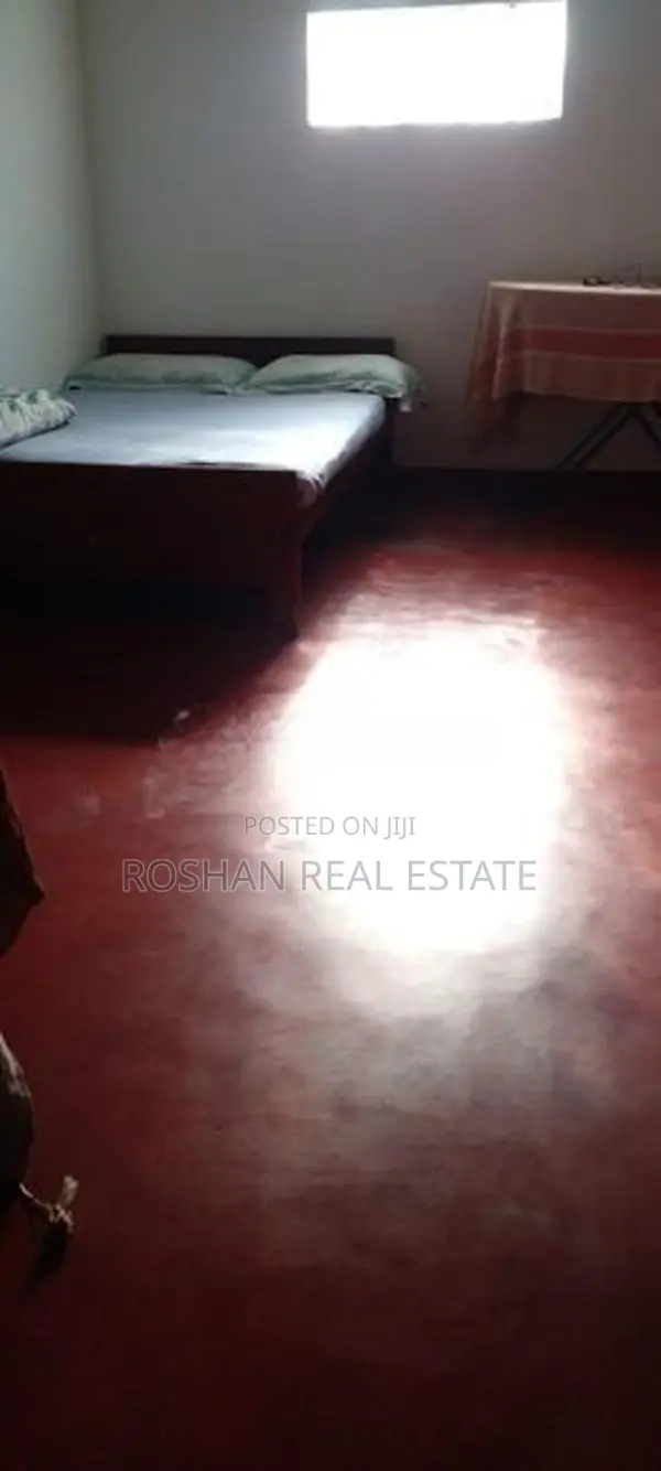 HOUSE FOR SALE JAELA PG2240