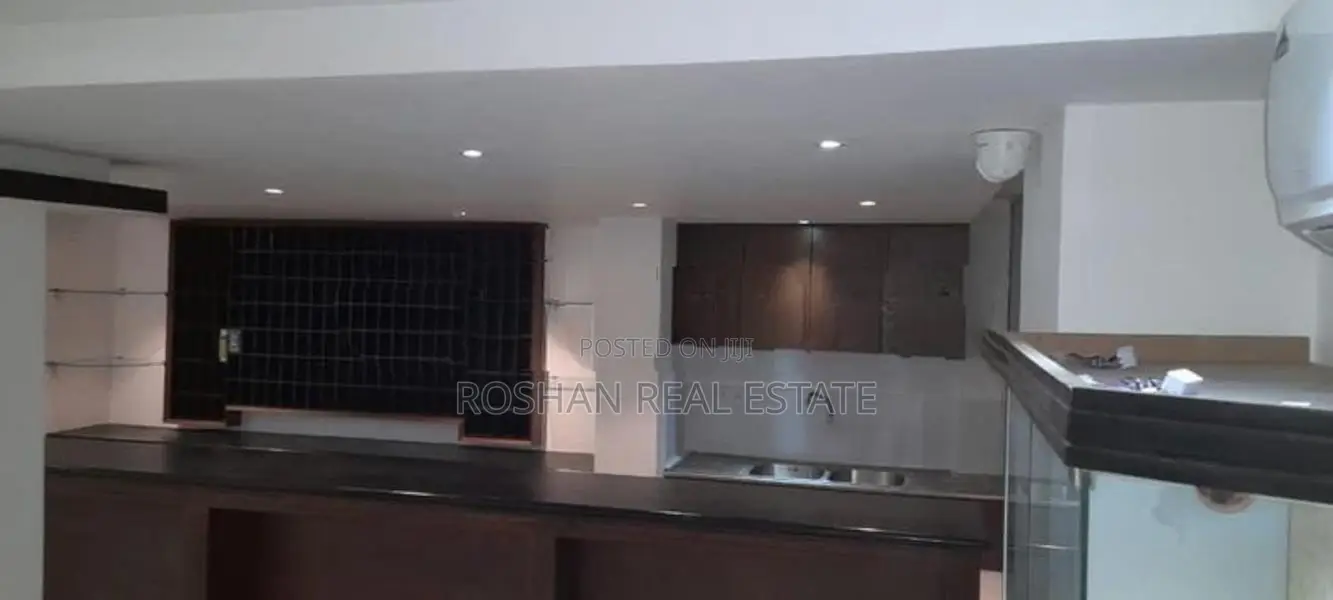 COMMERCIAL PROPERTY FOR RENT COLOMBO 3 ZA2242