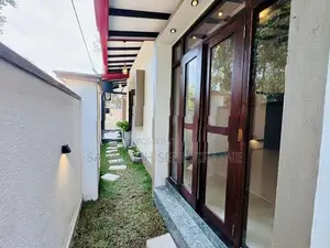 Single Story Modern Brand-New House Homagama Diyagama