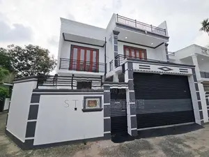 Newly Build Luxury Three Storey House for Sale in Piliyandala