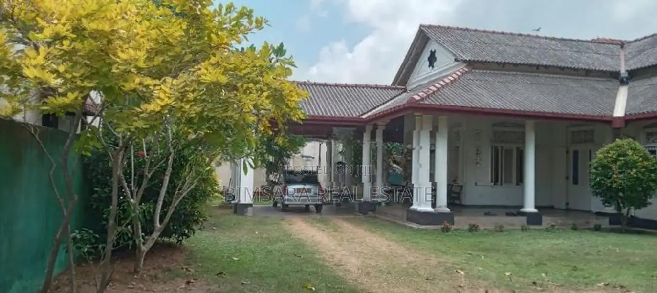 3BR COLONIAL BUNGALOW FOR RENT IN PANADURA | LH 03653