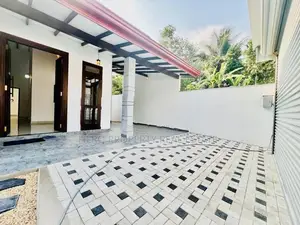 Luxury House for Sale in Athurugiriya