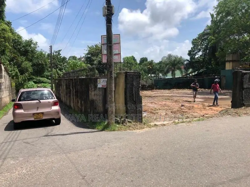 Residential Land For Sale In Battharamulla