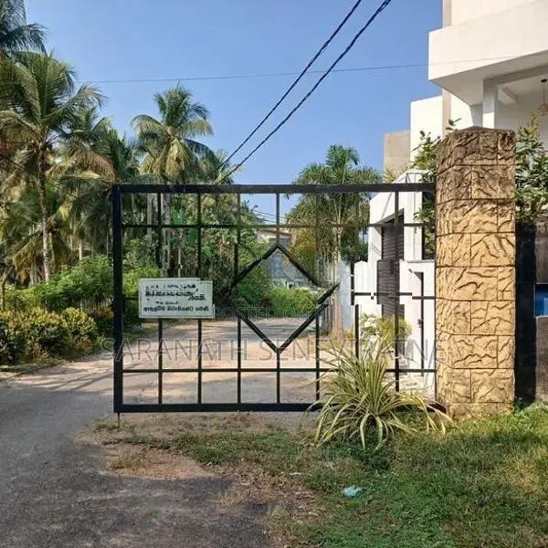 Land in a Prime Location Athgurugiriya- Gated Community Prime-Lands