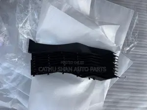 Honda Vezel 2025 Wiper Panel End