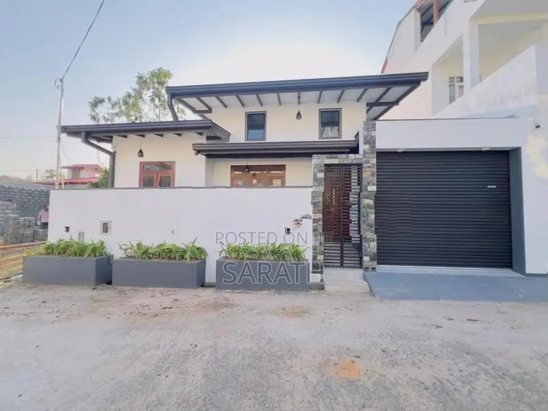 Full Fill Brand New House In Athurugiriya