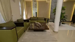 Kaduwela Luxury දෙමහල නිවසක් ගෘහ භාණ්ඩ සහිතව විකිණීමට