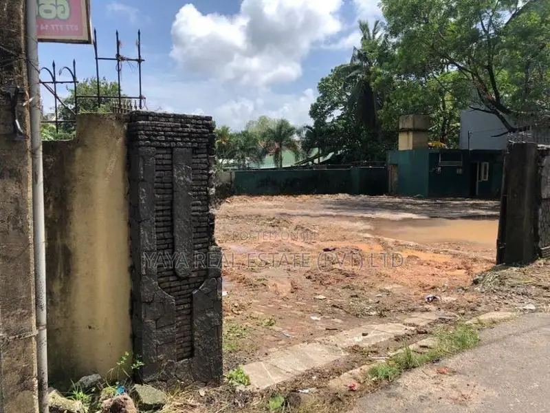 Residential Land For Sale In Battharamulla