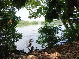 Moratuwa Katukurunda South River Facing 20 Perches Land for Sale