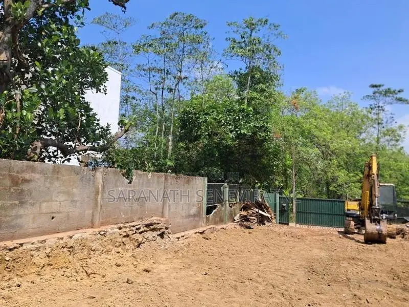 Land in Mattegoda Salgas Junction