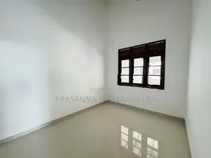 අලුතින් ඉදි වු නිවසක් විකිණීමට Piliyandala Town