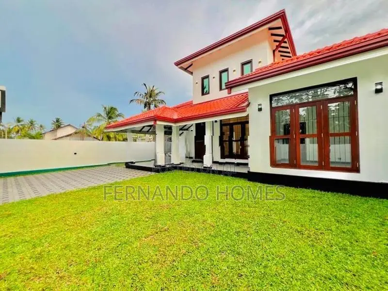 Beautiful Garden With Single Storey Luxury House for Sale In Kandawala