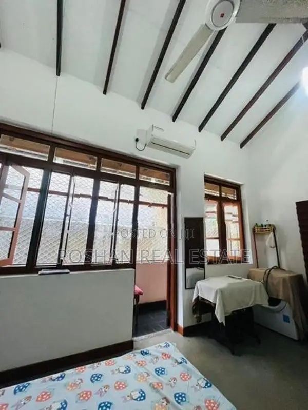 LUXURY HOUSE FOR RENT NAWALA KOSWATTA NI2285