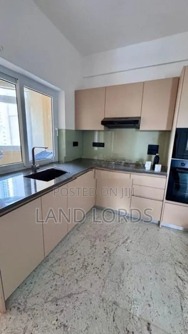 Fully Furnished 3BR Apartment FOR RENT in Rosmead Place Colombo 07