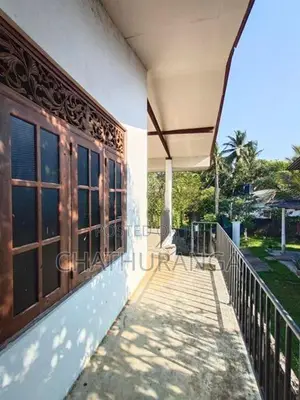 නිවාස 2ක් ලෙස බාවිතා කල හැකි දෙමහල් නිවස විකිණීමට