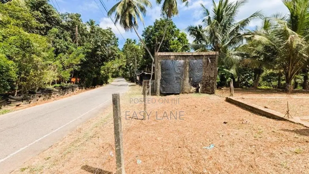 හංවැල්ල පර්චස් 17.5 ඉඩමක්