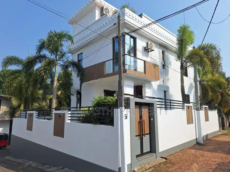 4st Best quality house for sale in dehiwala