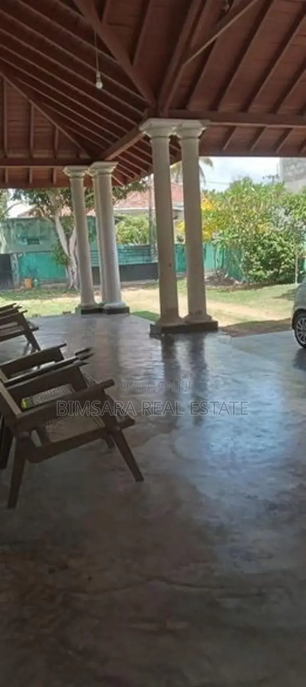 3BR COLONIAL BUNGALOW FOR RENT IN PANADURA | LH 03653