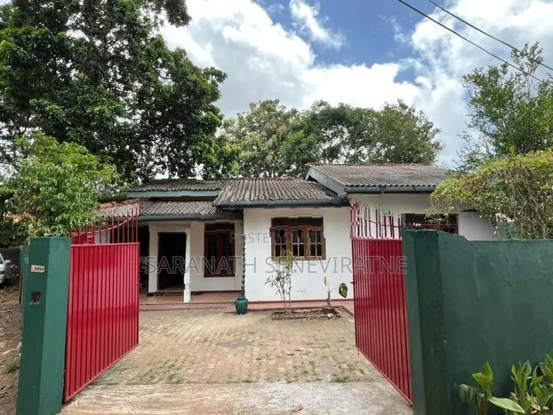 Single Storied House Near Kesbewa Town - Around 700 meters