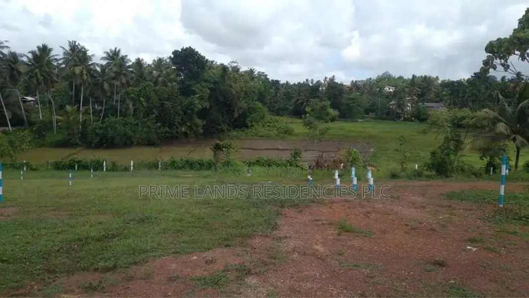 Land for sale in meegoda