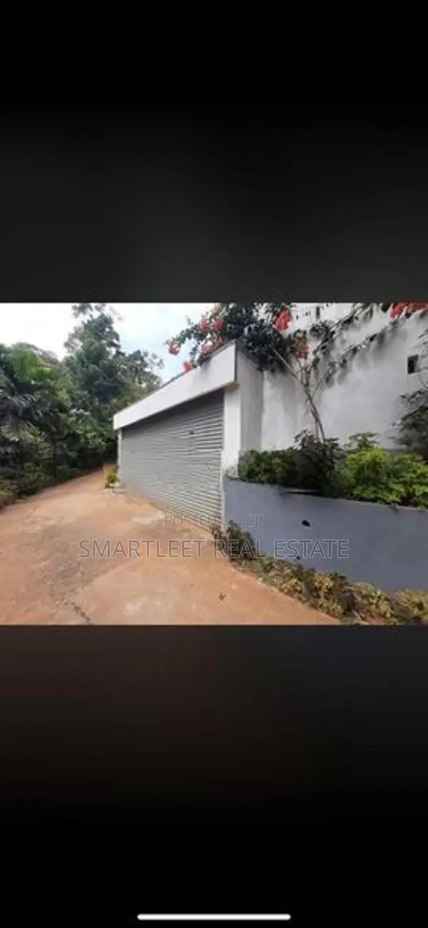 2 Storey House with 4 Bedrooms for Sale Pilimathalawa