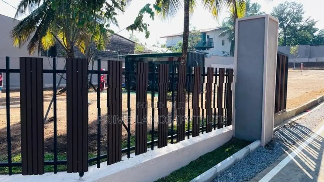 මාලඹේ අරංගල හන්දියෙන්ම නේවාසික බ්ම් කොටස් විකිණීම