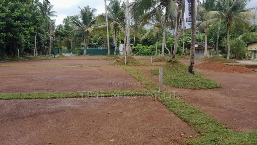 අතුරැගිරිය බොරළුගොඩ නේවාසික බ්ම් කොටස් විකිණීම