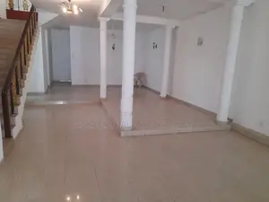 Colombo 07 Torrington Gardens 5 Bedrooms Upstairs House for Sale