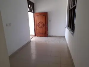 Colombo 07 Torrington Gardens 5 Bedrooms Upstairs House for Sale