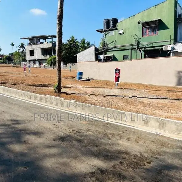මාලඹේ අරංගල හන්දියෙන්ම නේවාසික බ්ම් කොටස් විකිණීම