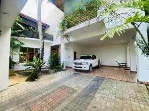 (AF766) 03 Story Luxury House With 22 P Sale in koswatha Nawala