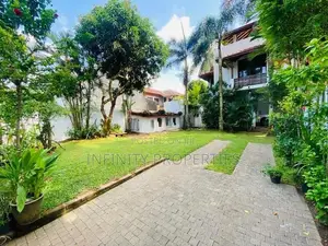 (AF766) 03 Story Luxury House With 22 P Sale in koswatha Nawala