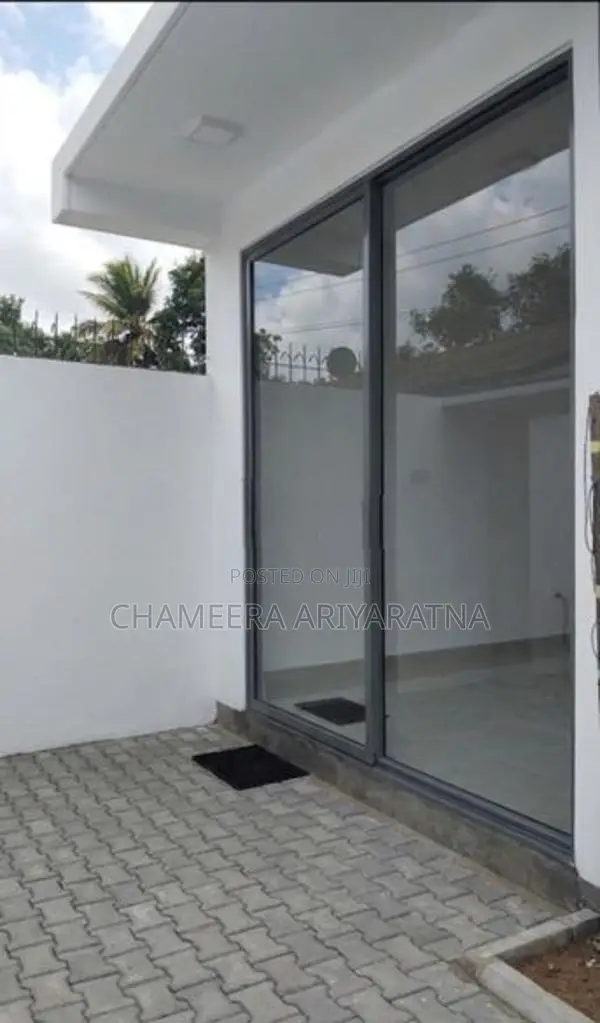 Luxury Room for Rent Kottawa