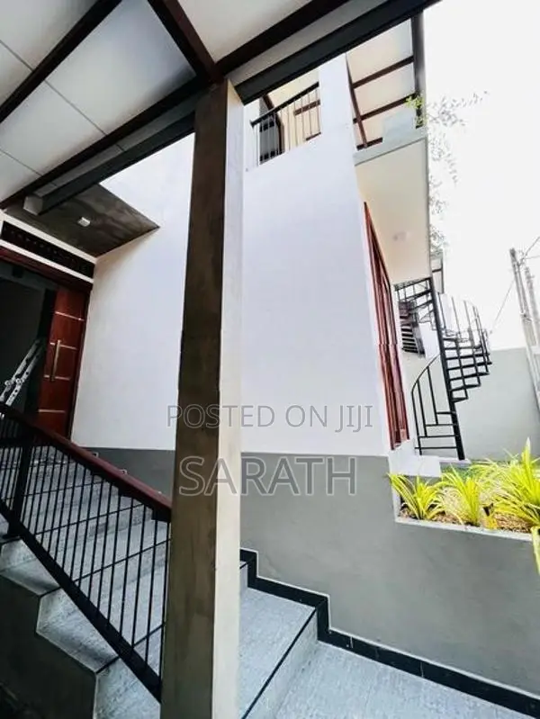 Well Build Two Storied House Sale Athurugiriya