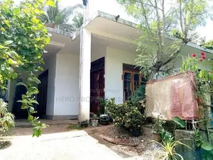 Ground Floor Completed House for Sale in Athurugiriya