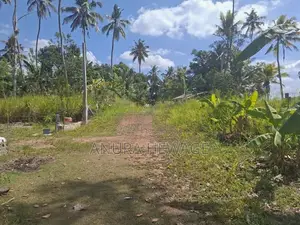 නවගමුව, අතුරුගිරිය පාරේ පිහිටි ඉඩමක් විකිණීමට ඇත. (ID : NWGA002S)
