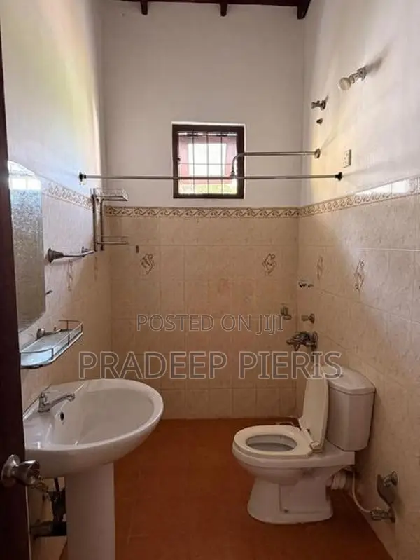Valuable House for Sale Thalawathugoda.