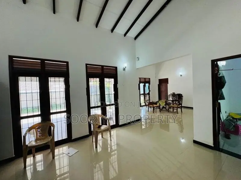 Almost Brand New Luxury House for Sale in Piliyandala