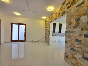 පිලියන්දල ටවුමට සමීප සුඛෝපභෝගී අලුත්ම තෙමහල් නිවස විකිනීමට