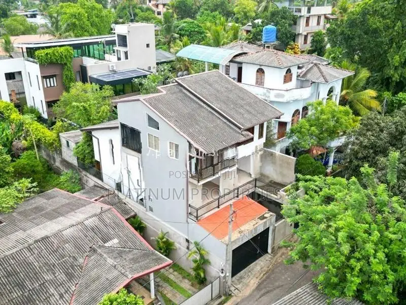 3-Story - Luxury Partially Completed House For Sale In Pannipitiya