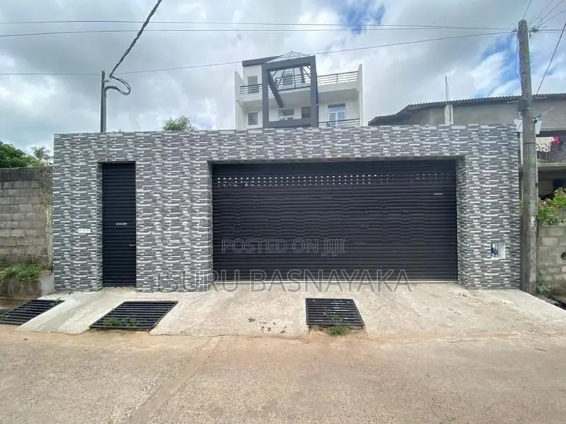 09 Bed Rooms 04 Story Aparment for Rent Pipe Road Koswatta