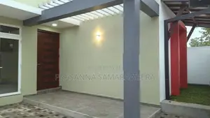 අති සුඛෝපභෝගී අලංකාර නිවස විකිණීමට piliyandala