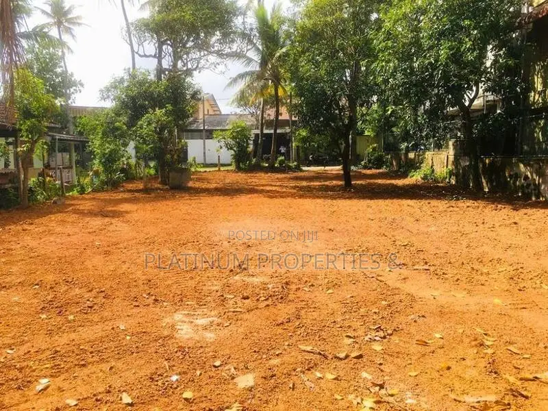 22.5 Perch Superb Prime Location Land For Sale In Moratuwa Lakshapathi