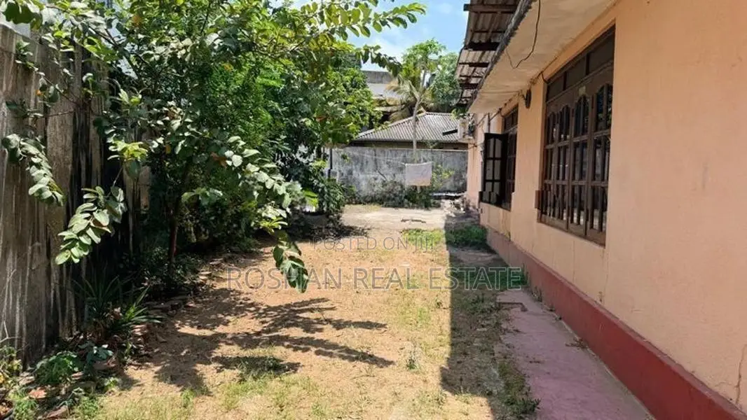 LAND VALUE ONLY HOUSE FOR SALE KALUBOWILA DEHIWALA RI2317