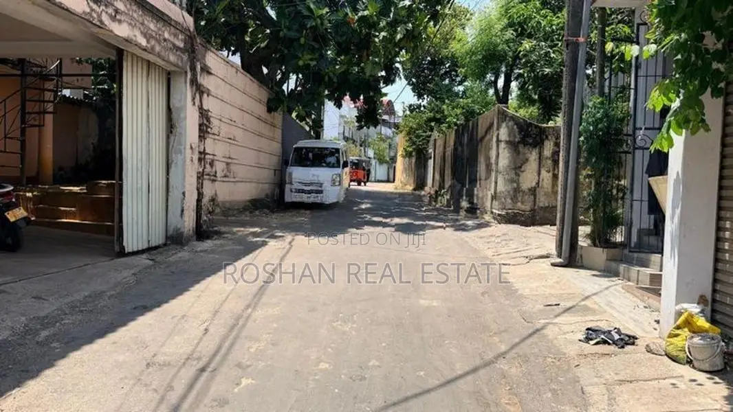 9 PERCHAS BARE LAND FOR SALE KALUBOWILA DEHIWALA RI2318