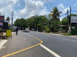 8.5P Superb Land - Walking Distance to Main Rd & Athurugiriya Town