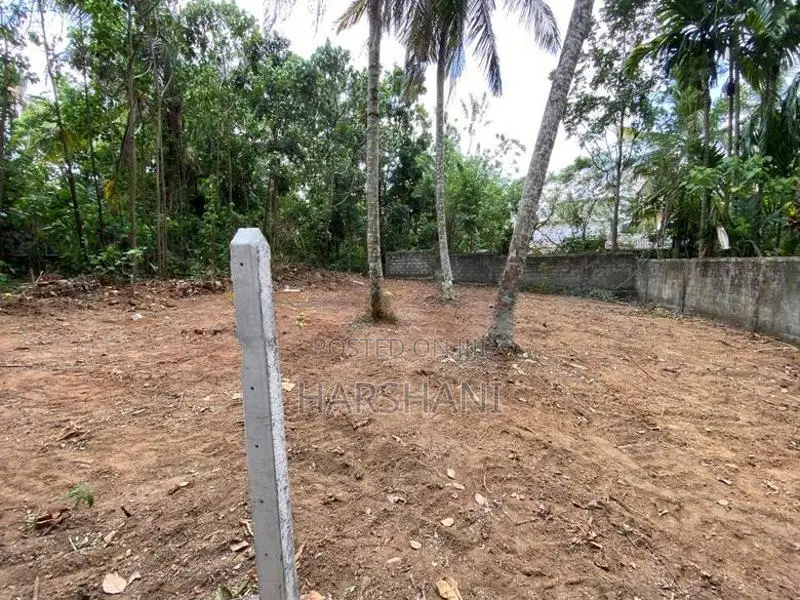 8.5P Superb Land - Walking Distance to Main Rd & Athurugiriya Town