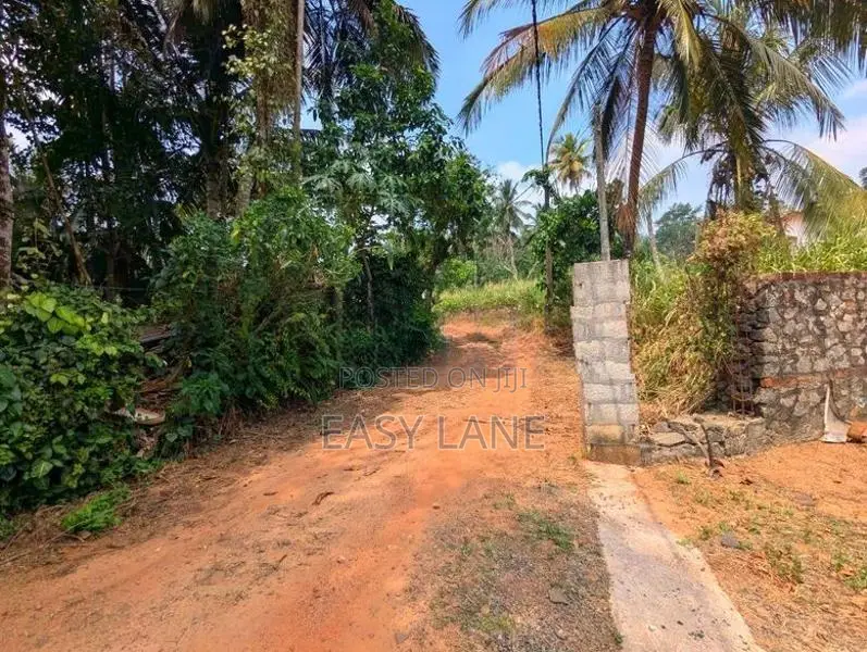 Land for Sale in Mirigama