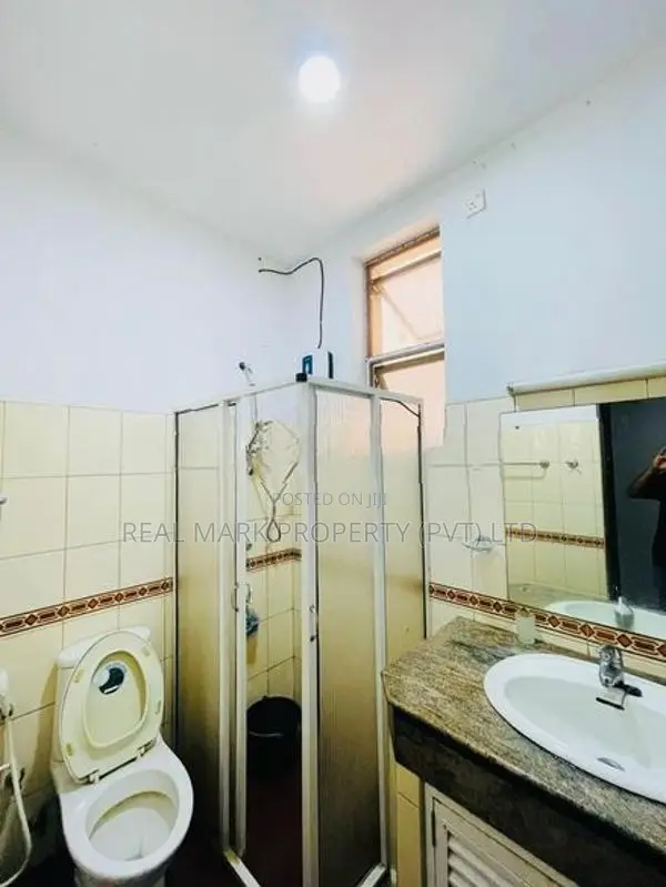 Stylish Three-Bedroom Apartment in Prime Galle Road Location