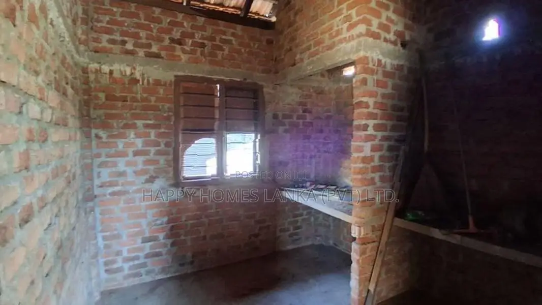 Hhl1138 - Land with Partial House for Sale in Karuvappankerny